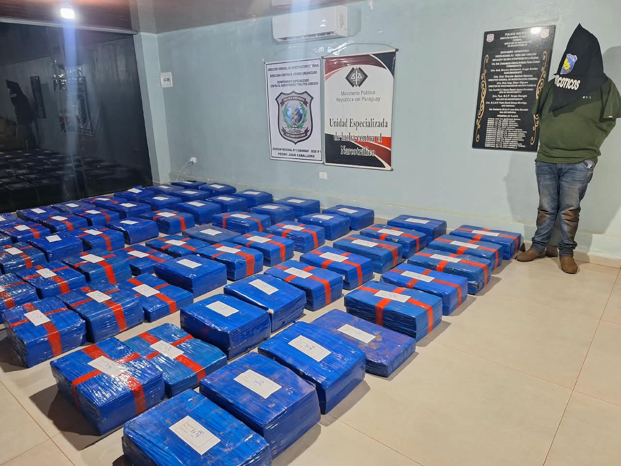 Perseguição na fronteira termina com apreensão de 1,5 tonelada de maconha no Paraguai