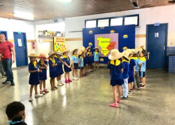 Do Brasil ao Pantanal: estudantes apresentam descobertas em mostra escolar