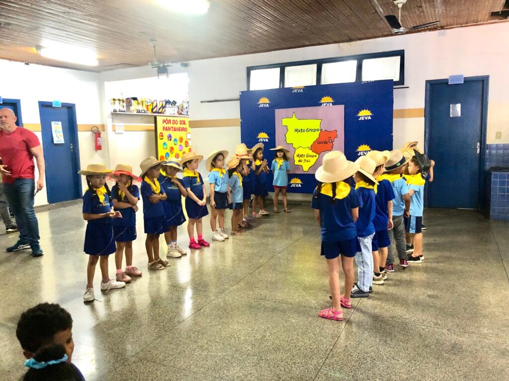 Do Brasil ao Pantanal: estudantes apresentam descobertas em mostra escolar