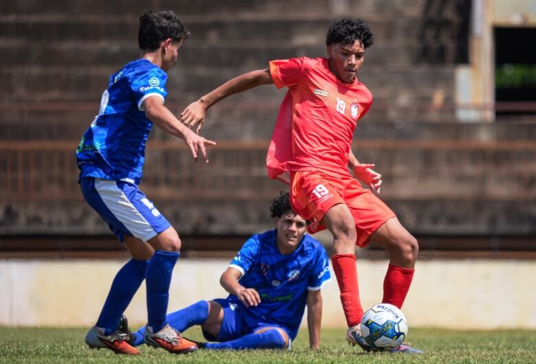 Quartas do Estadual Sub-17 têm rodada decisiva neste sábado