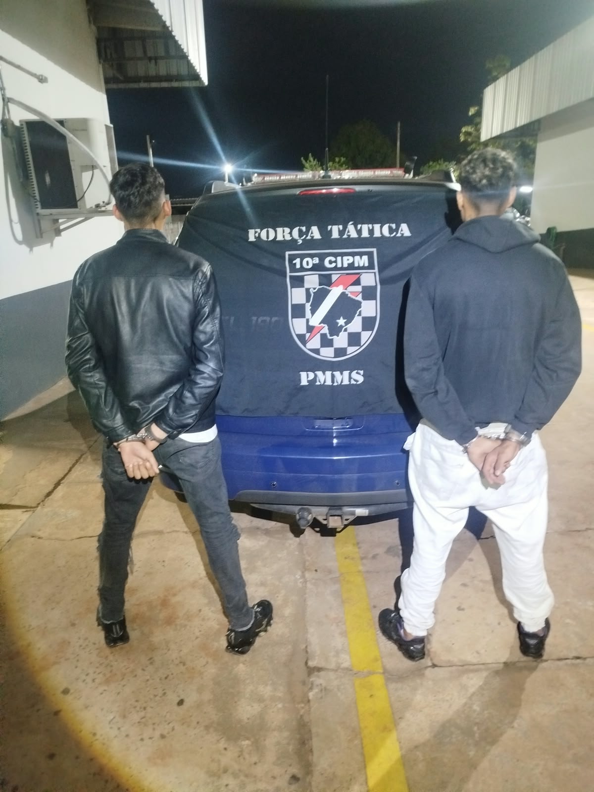 Perseguição após assalto a farmácia termina com dois suspeitos presos em Campo Grande