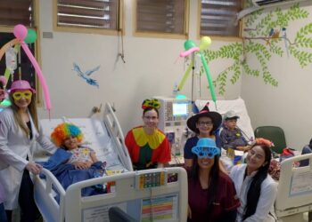 Ação temática leva descontração à rotina de pacientes em hemodiálise Ação temática leva descontração à rotina de pacientes em hemodiálise