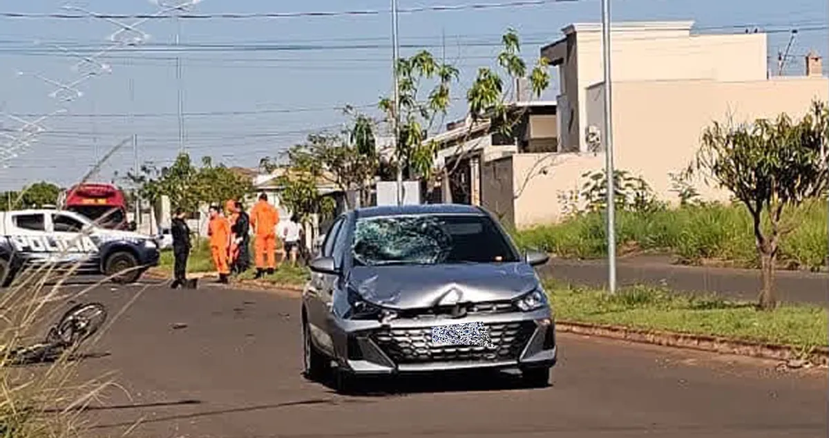 Ciclista morre após acidente com carro em avenida no interior de MS