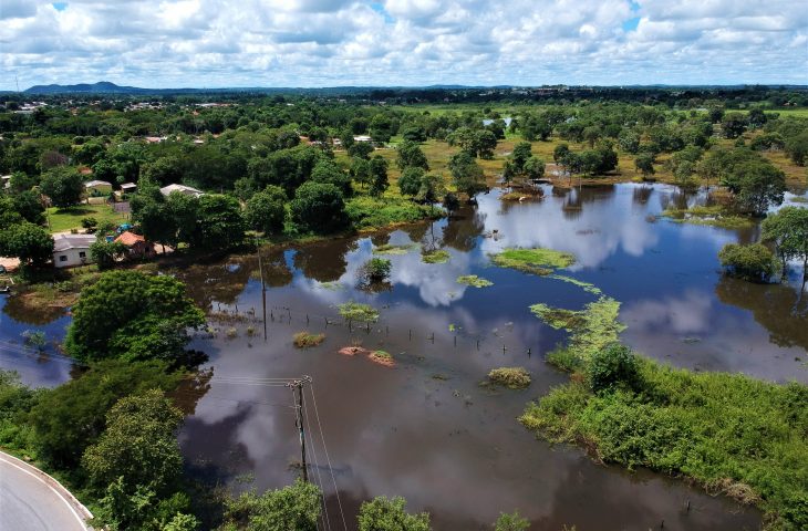 Rio Miranda se aproxima da cota de emergência e preocupa moradores