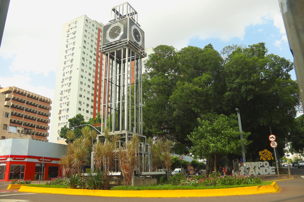 Jardins da 14 de Julho são alvo de vandalismo e aparecem destruídos