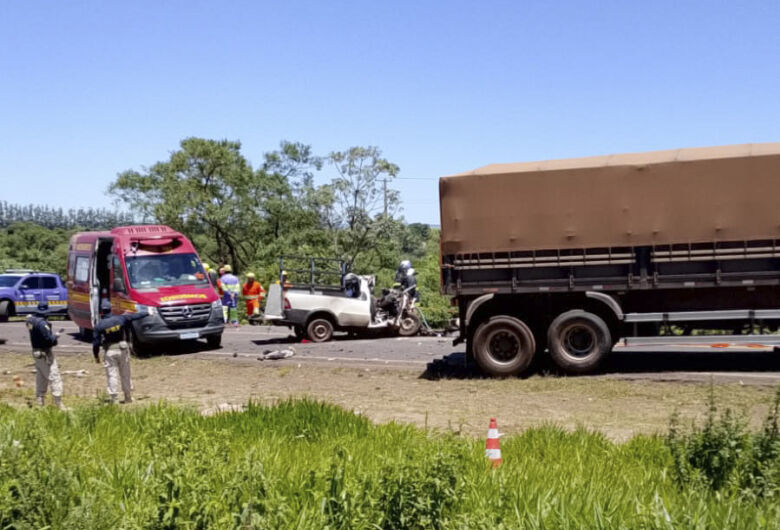 Acidente na BR-163 deixa motorista morto e passageiro gravemente ferido perto de Naviraí
