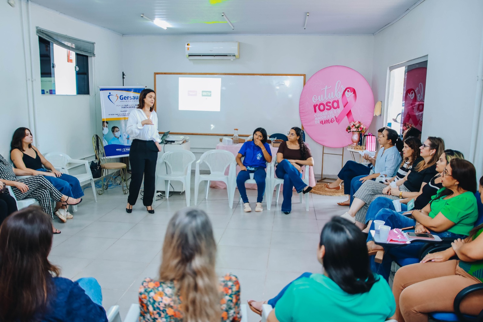 Outubro Rosa reforça a importância da prevenção e do acolhimento às mulheres