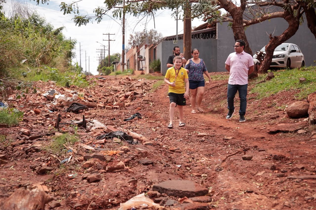 Papy cobra recuperação de ruas em Campo Grande e apresenta 81 pedidos de melhorias em outubro