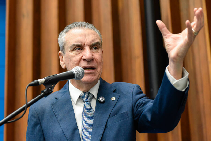 Paulo Corrêa propõe força-tarefa para retirar murta e proteger citricultura em MS