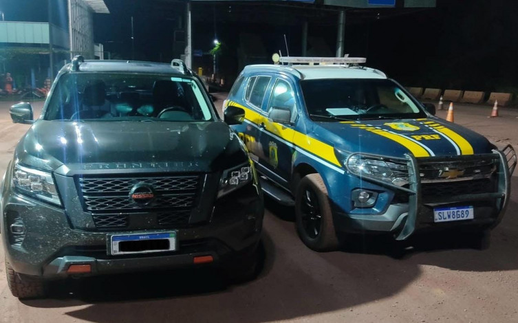 Dupla é presa com caminhonete furtada e placas adulteradas na BR-262