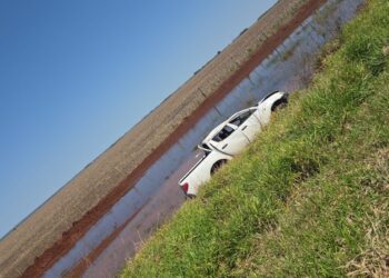 Pneu fura e motorista fica ferido em acidente na saída para Sidrolândia, na MS-060