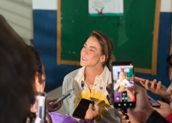Única mulher de MS no Senado, Soraya vota cedo e defende seu espaço na política Única mulher de MS no Senado, Soraya vota cedo e defende seu espaço na política