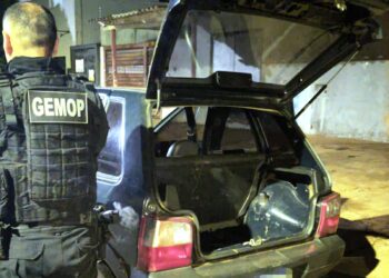 Carro com registro de roubo é recuperado com adolescente ao volante Carro com registro de roubo é recuperado com adolescente ao volante